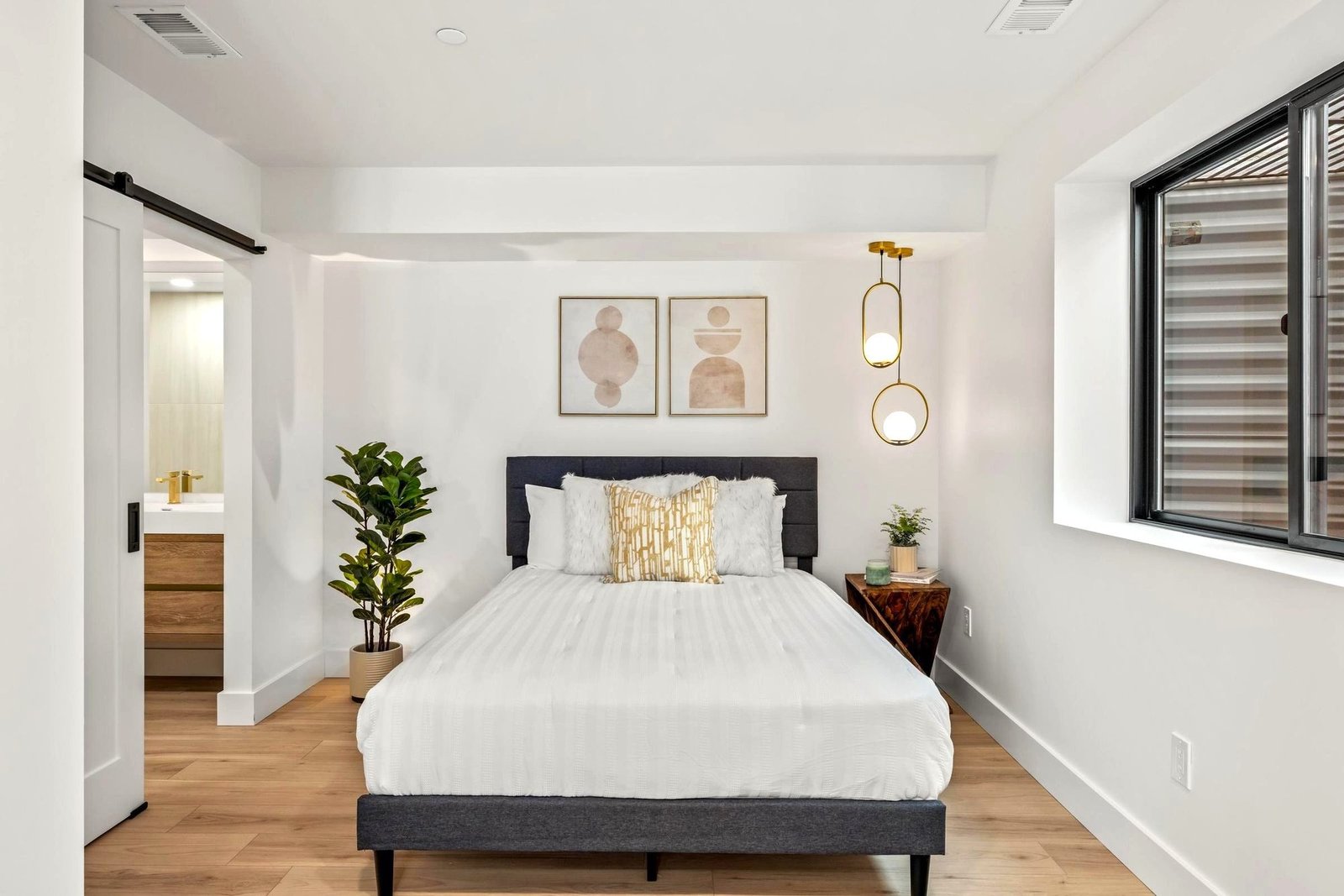 First Vistas bedroom with contemporary mountain furnishings
